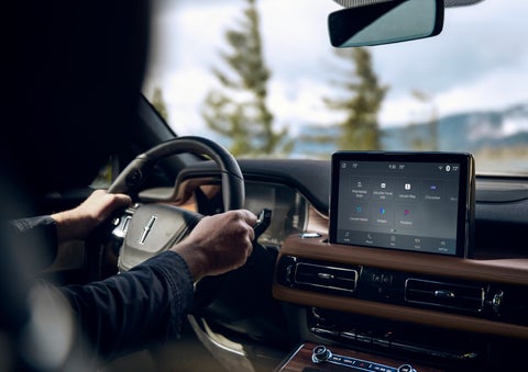 The center touch screen in a 2024 Lincoln Aviator® SUV is shown | Mike Reichenbach Lincoln in Florence SC